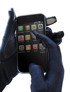 SmartTouch presenta unos guantes para usar pantallas táctiles