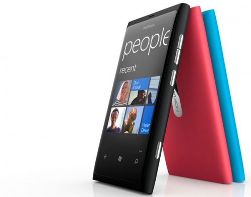 Nokia prometió solución para los problemas de batería de Lumia 800