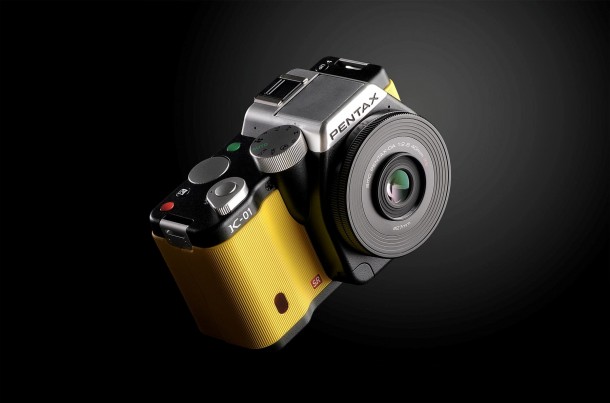Pentax K-01, la nueva cámara sin espejo.