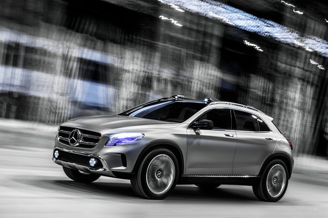 El nuevo Mercedes Concept GLA incorpora proyectores laser en los faros.
