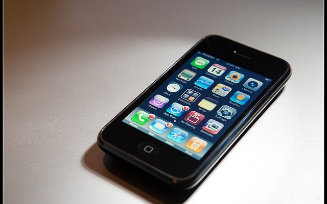 El iPhone 6 podría esconder la cámara frontal tras la rejilla del altavoz